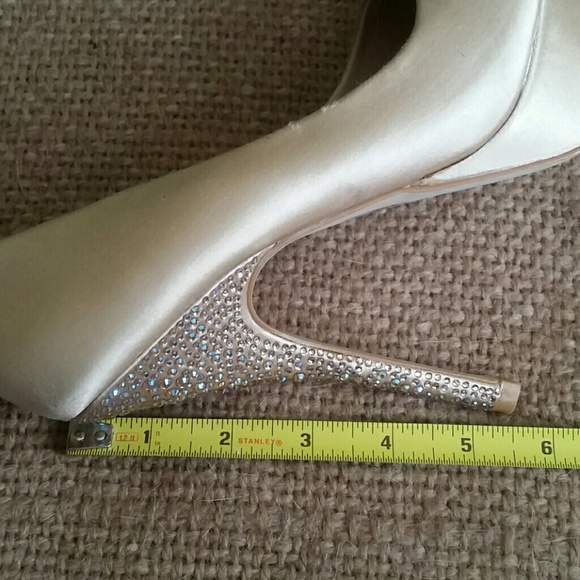 Satin Steve Madden heels - Picture 6 of 8